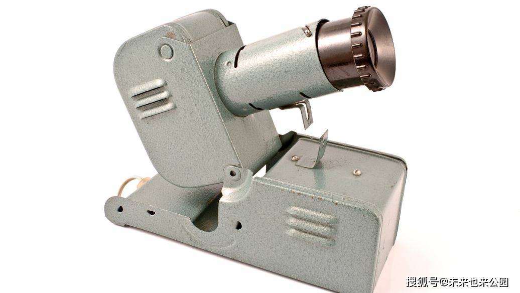 但凭借双折射率大,性质稳定,成本低廉等优势,冰洲石在现代光学工业中