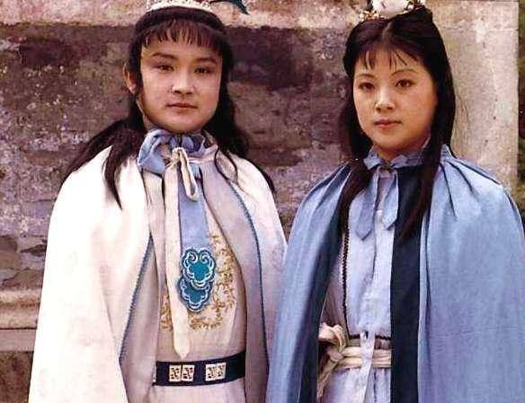 秦钟是秦可卿的弟弟,和贾宝玉相识后如同贾宝玉和林黛玉初见,一见如故