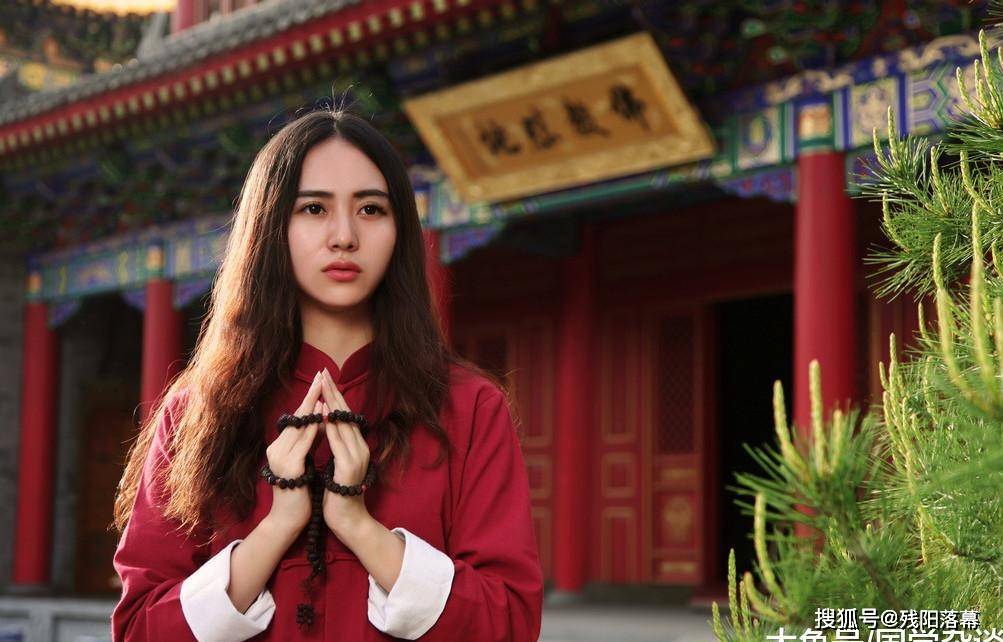 女性到寺院礼佛,这3点常识,一定要注意!