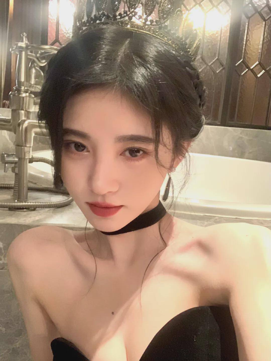 鞠婧祎|鞠婧祎对自己的肩膀到底做了什么？
