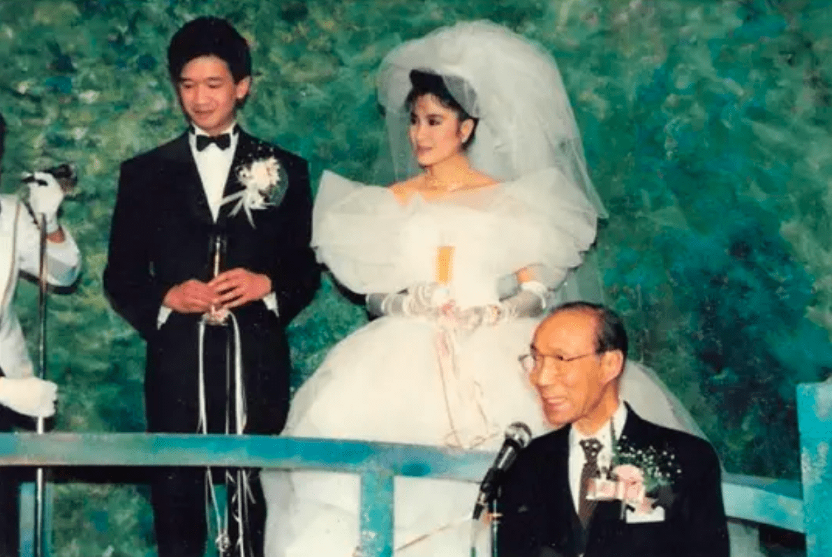 志蔡贞安尊淳卡戴珊提出离婚40岁的