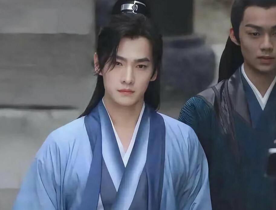 演艺圈|赵露思再次挑起大女主戏，古装扮相又美又飒，29岁男主成焦点