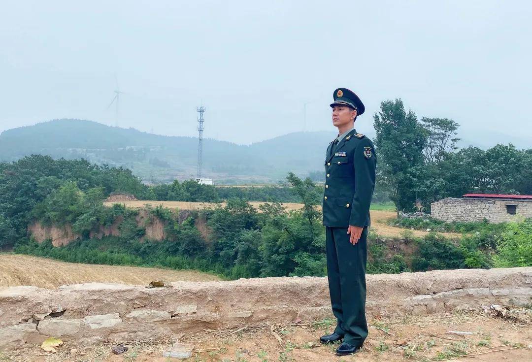 何明翰老兵荣耀杀青新剧化身追光者热血公益救援