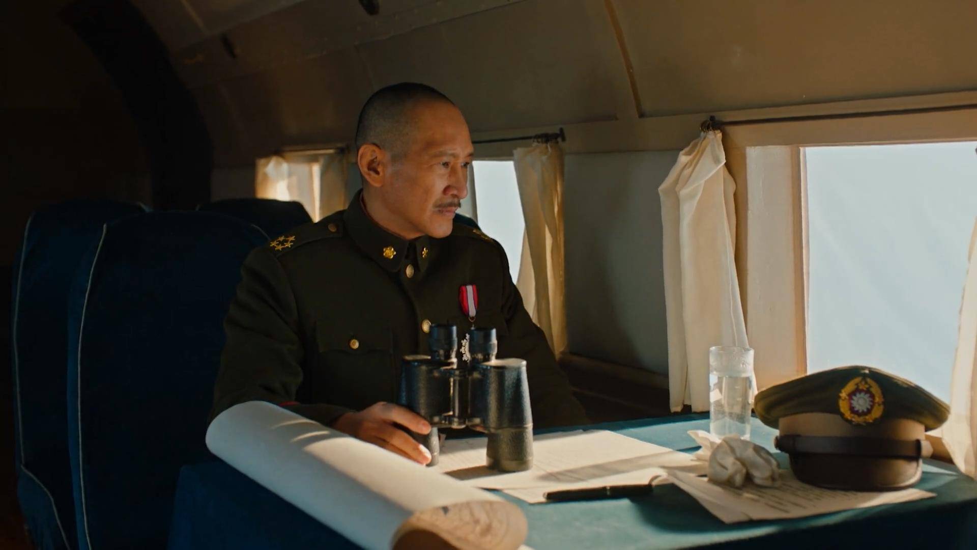 《大决战》王劲松回应所演角色心得,其中四字彰显老戏骨谦逊豁达