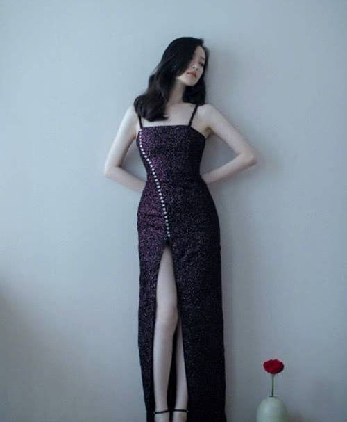 杨颖|10位女星穿“开叉裙”,杨幂杨颖赵丽颖热巴李沁刘亦菲,谁最美