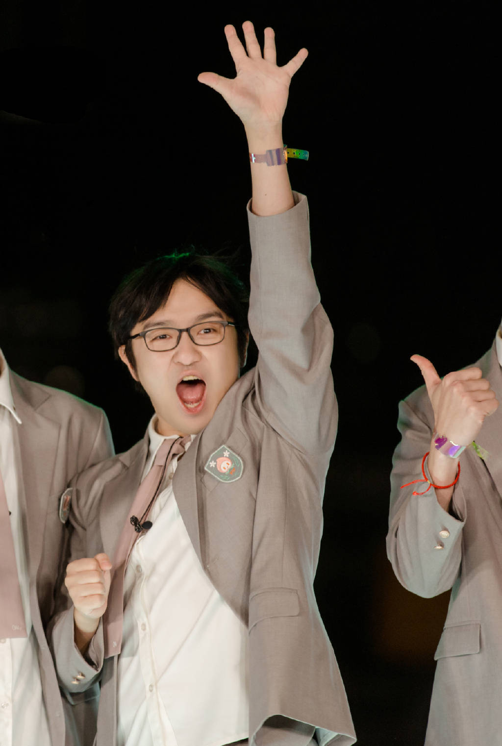 火树被马嘉祺粉丝怼,清华博士不该当游戏主播?