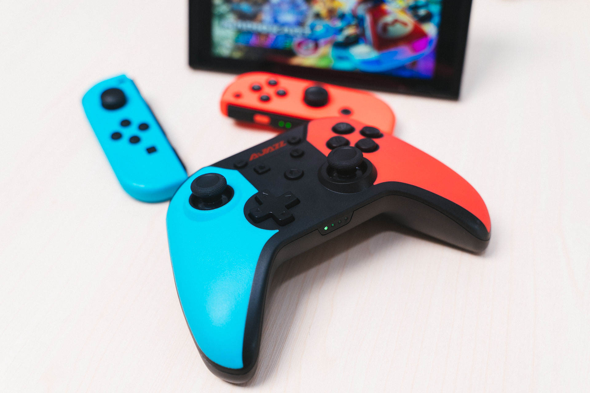 提升操控一招制胜专为主机打造黑爵游戏手柄评测