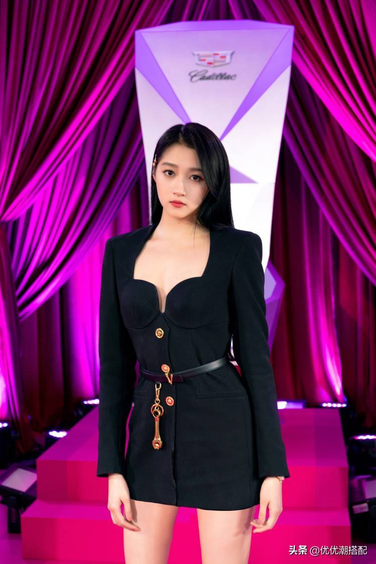 冒泡|杨紫穿连衣裙美到冒泡,关晓彤演绎轻熟风,阚清子形象大改认不出