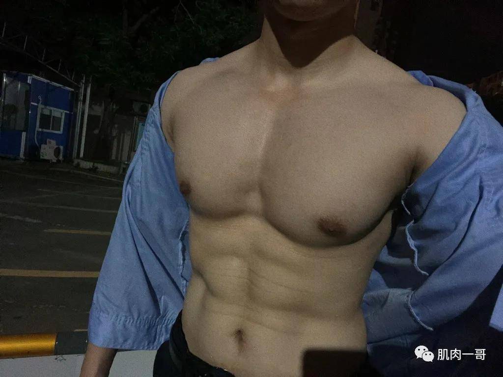 身材|25岁肌肉交警爆红网络，这是什么神仙肉体啊