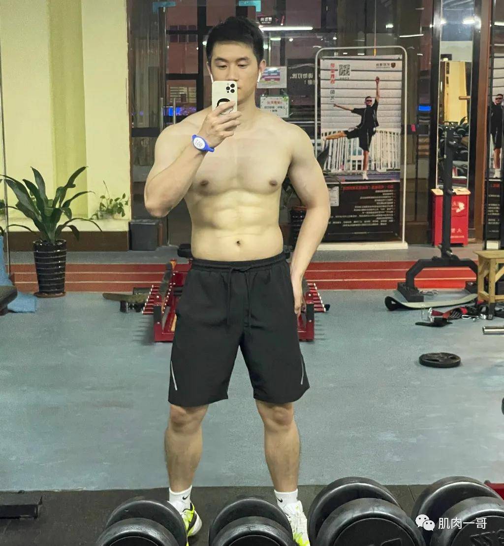 身材|25岁肌肉交警爆红网络，这是什么神仙肉体啊