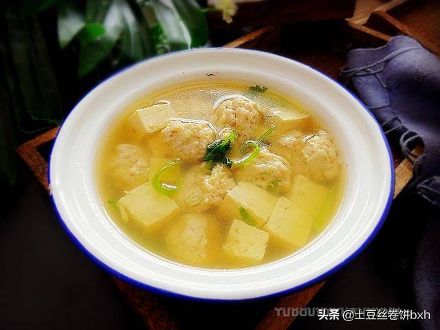 肉丸|早餐做这汤,清爽鲜香又开胃,营养全面,滋补到位,孩子要多吃