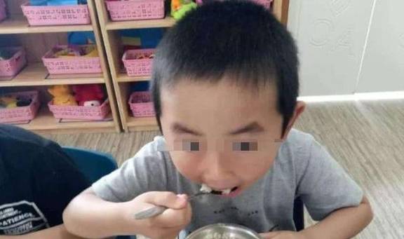 什么|孩子最爱的幼儿园“大锅饭”，有什么魔力？4点优势在家很难做到