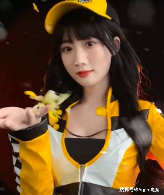 原创林晚晚早期cos照被闺蜜曝光身材不输腐团儿跟现在判若两人