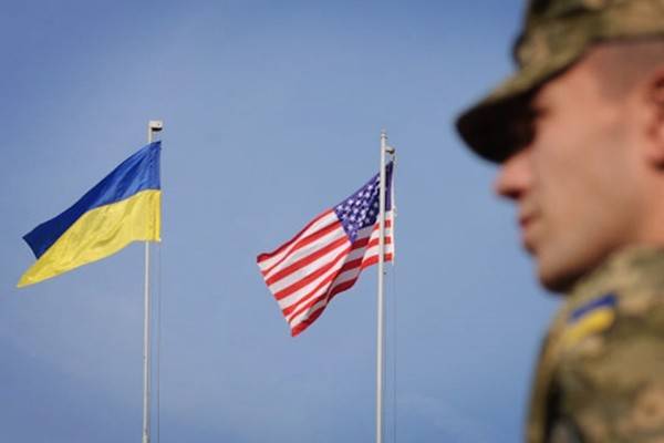 曾经令美俄忌惮的乌克兰，败光了家底之后，敞开大门喜迎美军
