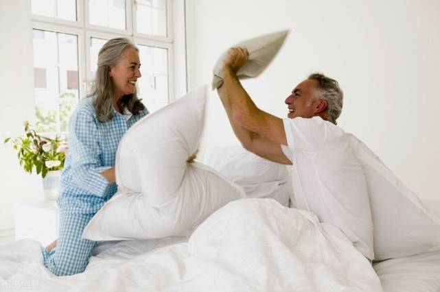 陪床是真的吗 60498d98fc1f4f8a85c19b7387df21eb.jpeg