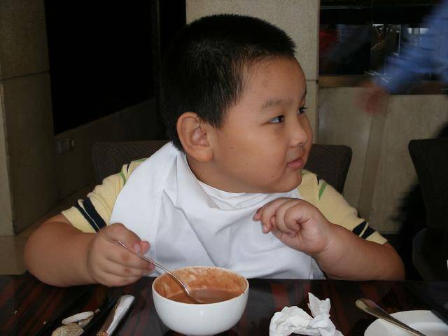 因为|5岁孩子肠胃衰竭,看到孩子的早餐,医生:怪不得!没一样有营养