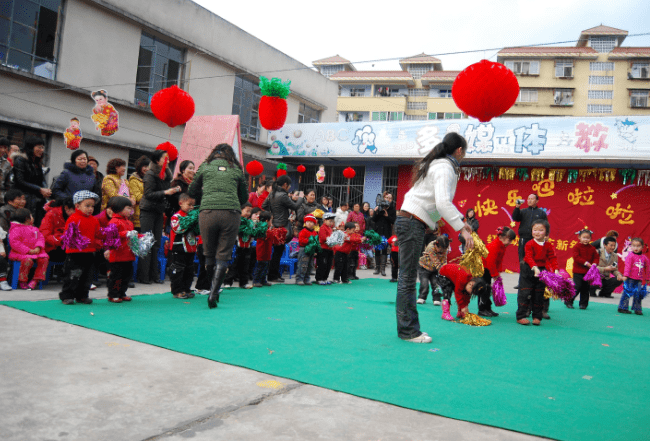 不学|幼儿园“超前教育”，家长别不当回事，要不然会给学生带来压力