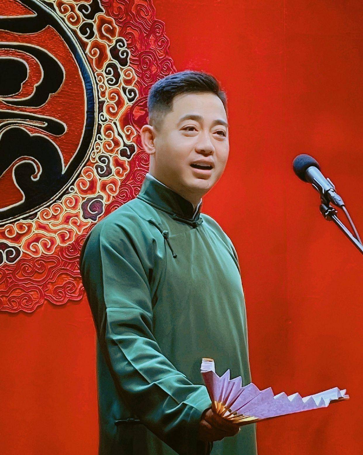 孔云龙质问郭德纲买票没,郭德纲接梗:对不起,这就去_演出