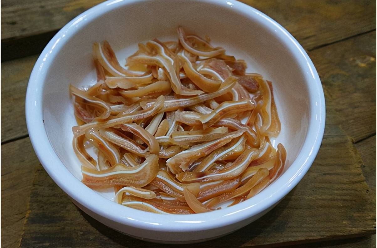 夏季吃一碗营养价值丰富的凉拌猪耳朵到底有多爽 快跟我学吧 芹菜