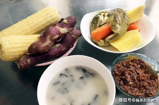 东北|东北人家普通的早餐，三菜一粥，成本10块钱，你看看怎么样？