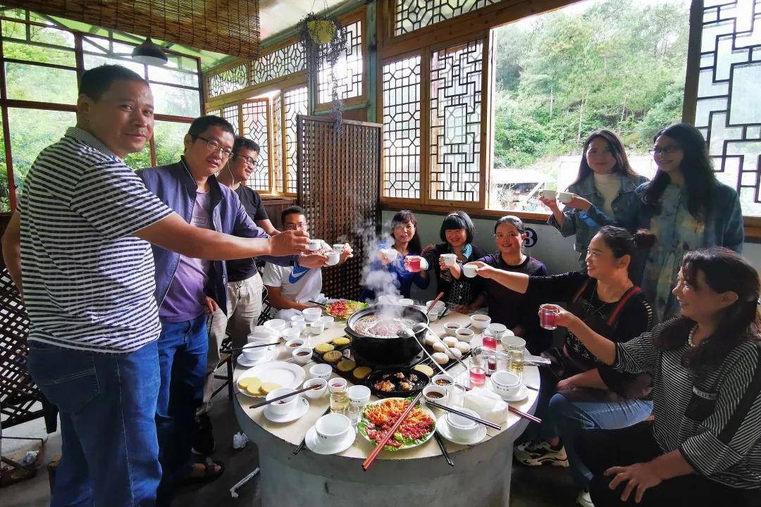 水沟|马站响水沟：半山新绿， 半山硕果，一锅烟火