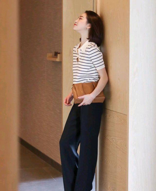 短裙|夏日穿搭要以简约实用为主，合适的穿搭，能把整个人衬得更有魅力