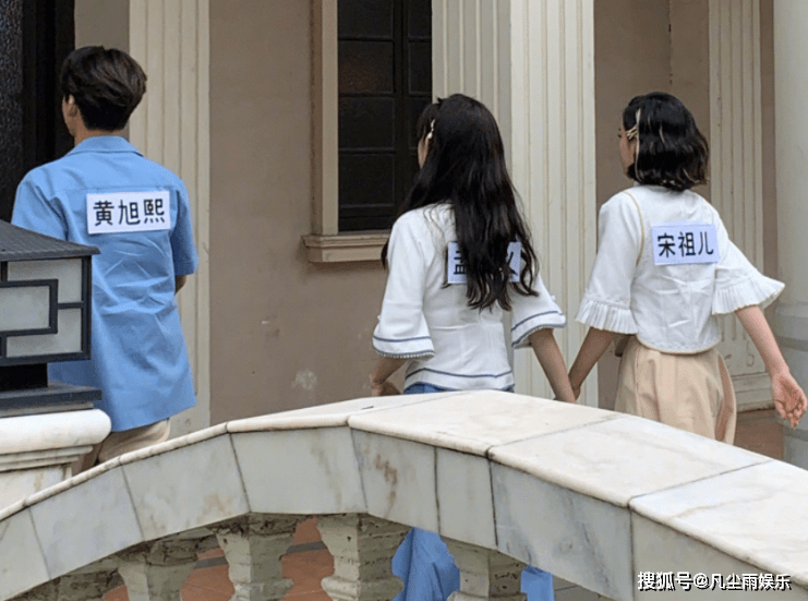 兄弟|《奔跑吧》预告曝光，孟子义上演清纯女学生，谁料杨颖颜值更心动