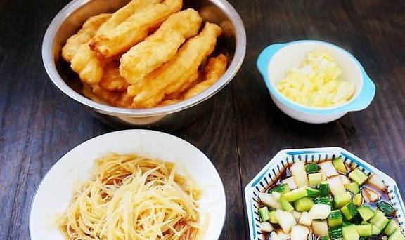 做法|晒晒一家三口的早餐，7天不重样，每天一大桌，做法不难还好吃