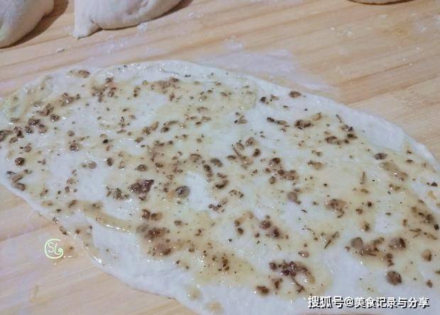 做法|家里有面粉的,试试这样做,外脆里软,满嘴留香,学会了当成早餐