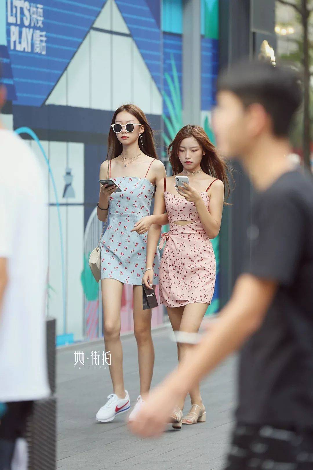 浅色|碎花裙怎么挑不俗气？