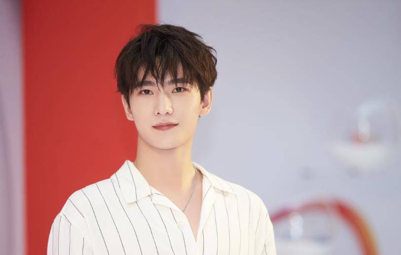 因为|《微微一笑》当年主演8人，女主跌落神坛，3位红了2位成一线