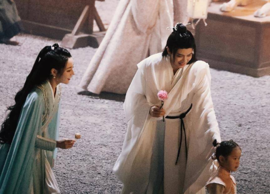 纪云禾|《驭鲛记》将杀青,“长意”妆发惹眼,热巴任嘉伦同框画面太美