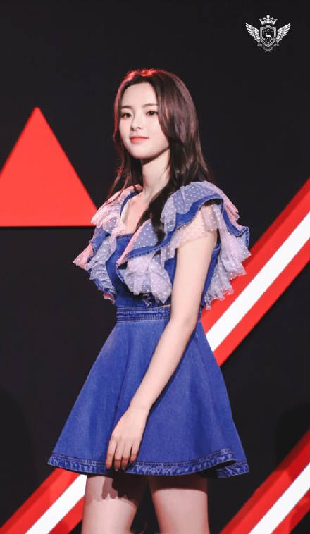 戚薇|今日红毯亮点多!张天爱戚薇李沁玩下衣失踪,江疏影镭射装获最佳