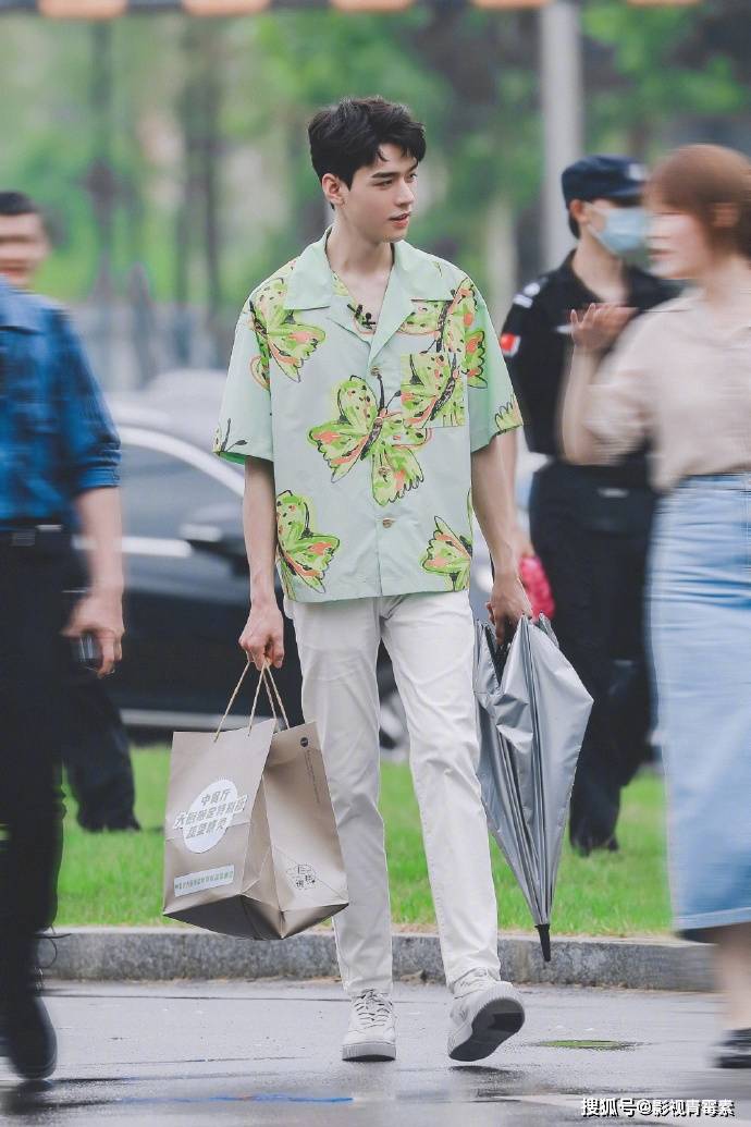 罗一舟|肖战录综艺《敦煌》，王一博录综艺《洛阳》，两个人提前说好的吗