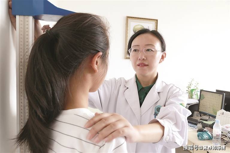 事情|青春期女生身高低于166cm?早起坚持这些习惯有望能长高