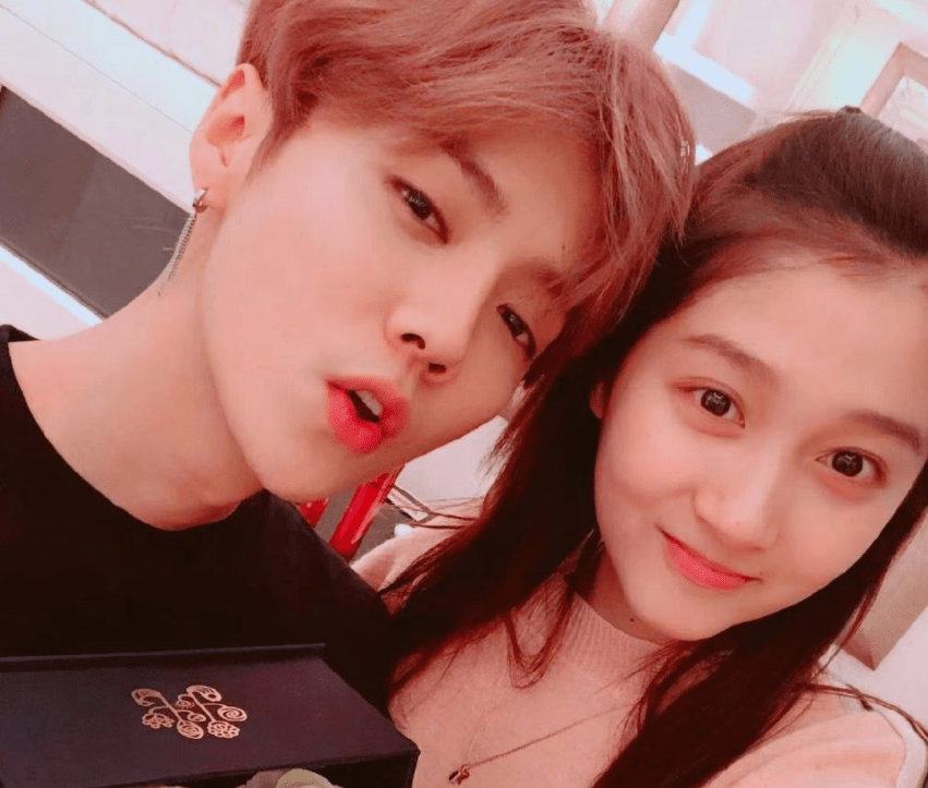 赵露思|95花的背后竞争：关晓彤靠鹿晗拿下最大热度，周也背靠和颂好乘凉