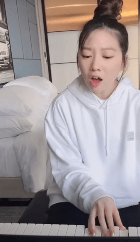 设计|甄子丹一家四口同框!17岁甄济如身高赶超爸爸,甜美脸蛋有女主范