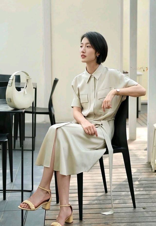 首选|日常穿搭要简约精致，极简的穿搭风格是首选，轻松穿出高级感