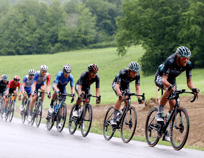 环法中的那些高山爬坡怎么划分的