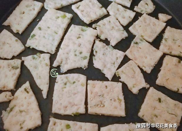 做法|用平底锅制作酥脆小饼干，不用加水，简单一烙，孩子超爱吃
