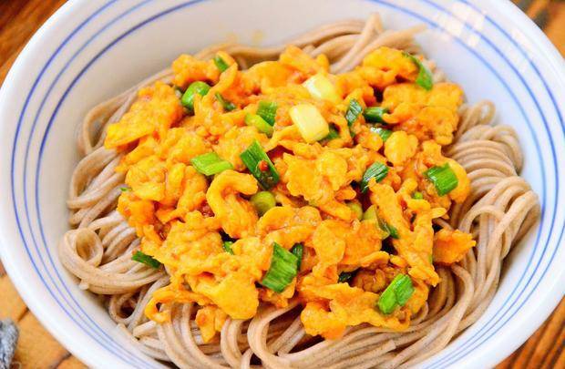 筷子|这早餐我家隔两天吃一次,鲜香嫩滑不油腻,吃一次就念念不忘