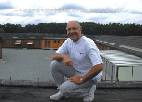 威廉吉尔特出身养鸽世家从小酷爱养鸽