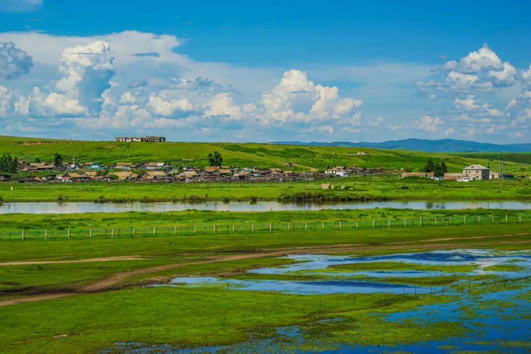 门可罗雀室韦口岸位于中俄界河额尔古纳河中游东端,在室韦镇的西南0