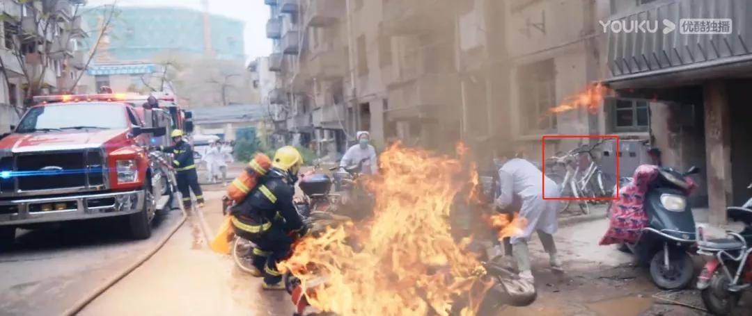 职业|《你好，火焰蓝》又是一部披着“职场皮”的爱情剧？