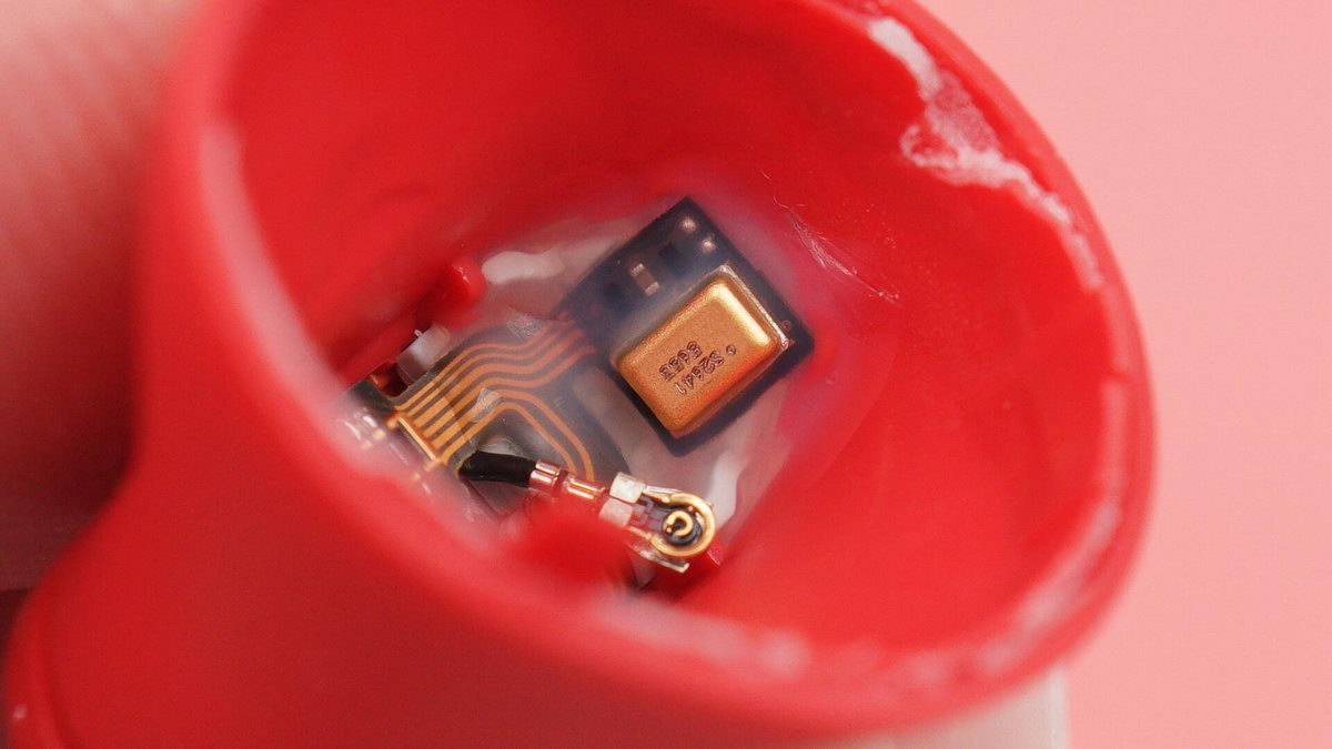 beatsstudiobuds真无线降噪耳机首发拆解采用mic微电新能源扣式电池