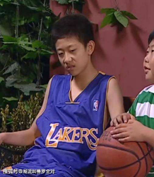 属性|掌握多种穿搭方式甚至还会remake，刘星才是真正的潮流启蒙老师？