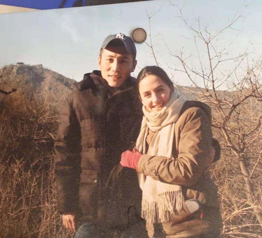 安娜|刘烨法国老婆40岁生日显老，一家四口穿棉衣玩耍，诺一撞脸彭于晏