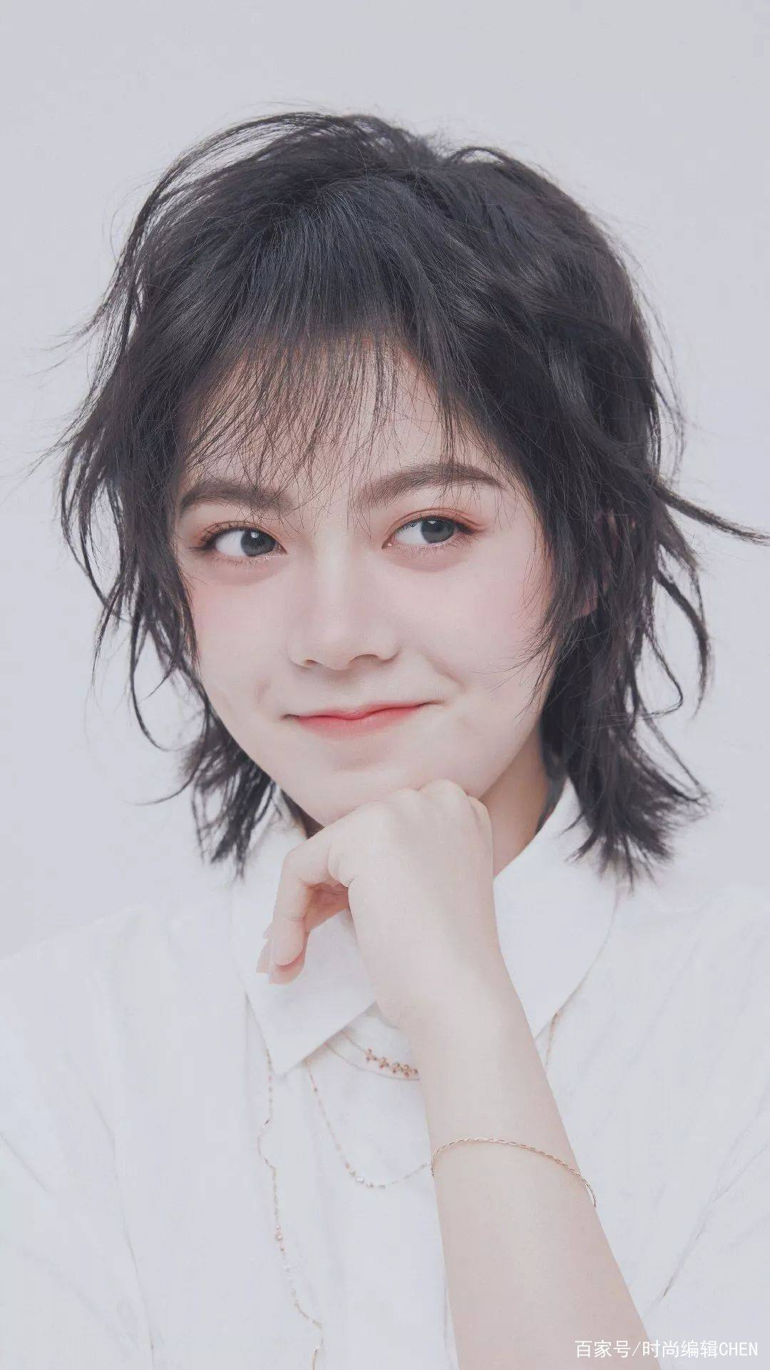 林妙妙|新晋“国民闺女”赵今麦不得了！穿吊带波点长裙太气质，哪像16岁