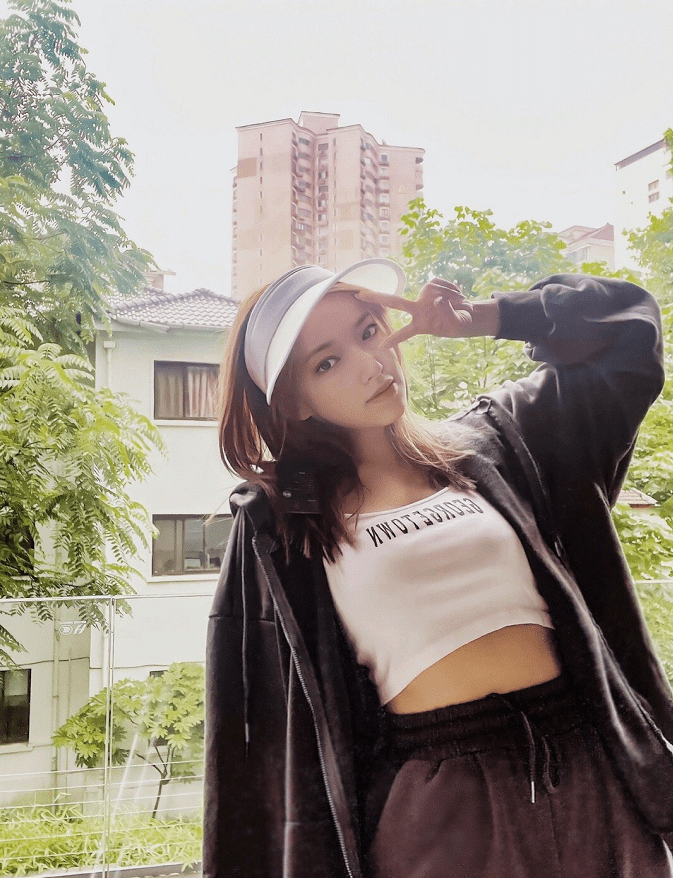 形象|肚子上的“富贵包”挺少见的，程潇靠吸气瘦肚子，看着真累