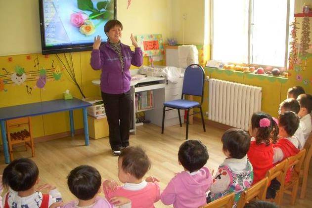 发型|幼儿园老师是否多“关怀”自家娃，从宝宝小举动能看出，对照一下